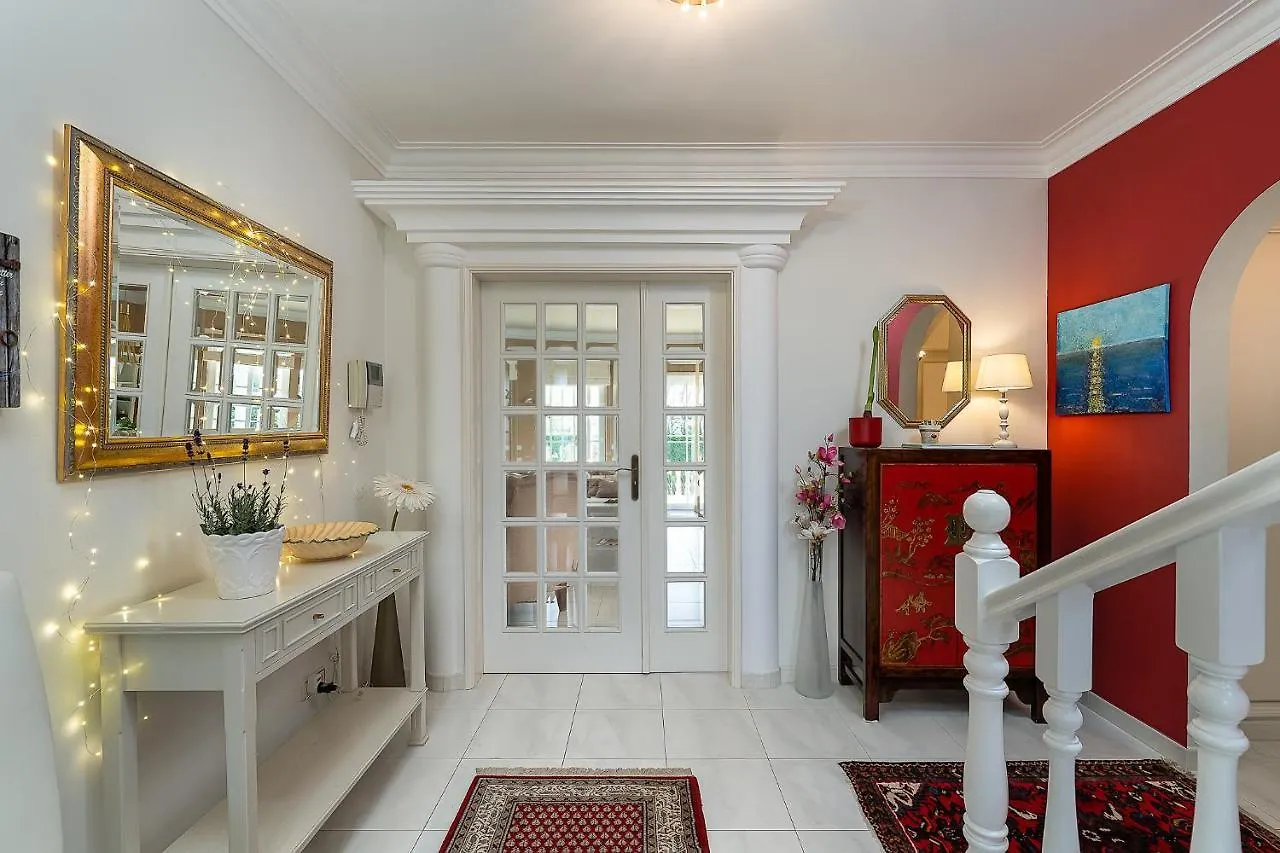 Casa Mandalin Βίλα Καρβοέιρο